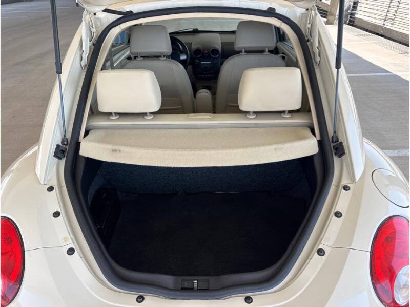 2010 Volkswagen New Beetle
