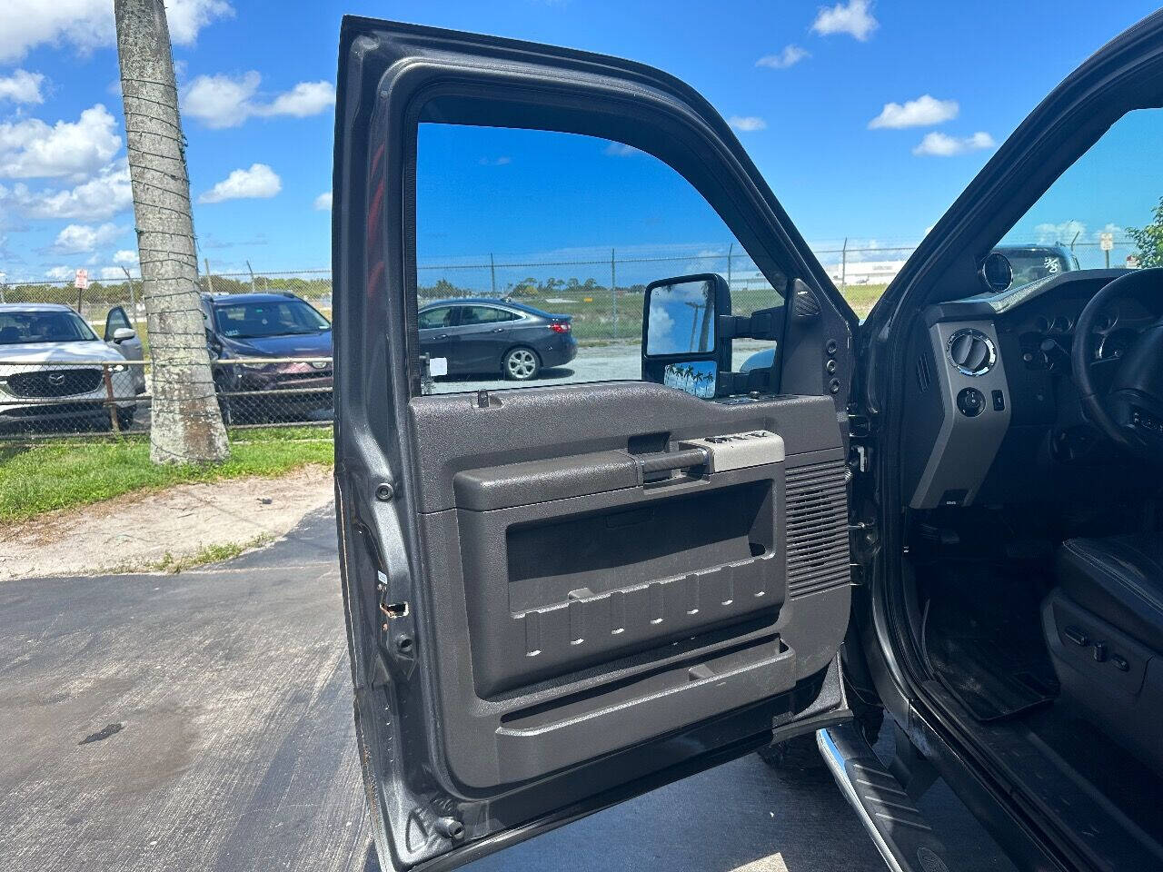 2015 FORD F-350 Pickup - $28,900