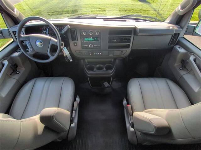 2025 Chevrolet Express 2500