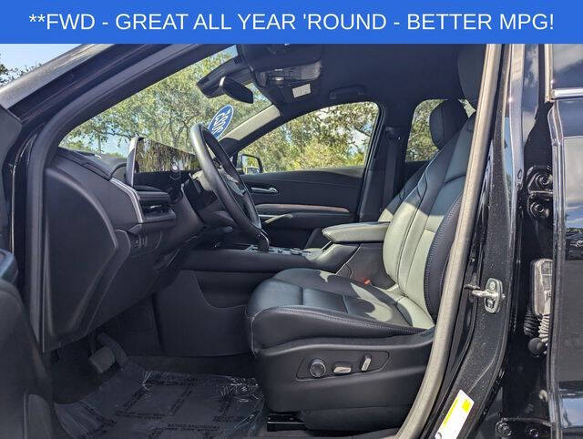 2025 Cadillac XT4 Premium Luxury