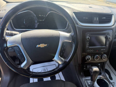 2017 Chevrolet Traverse LT