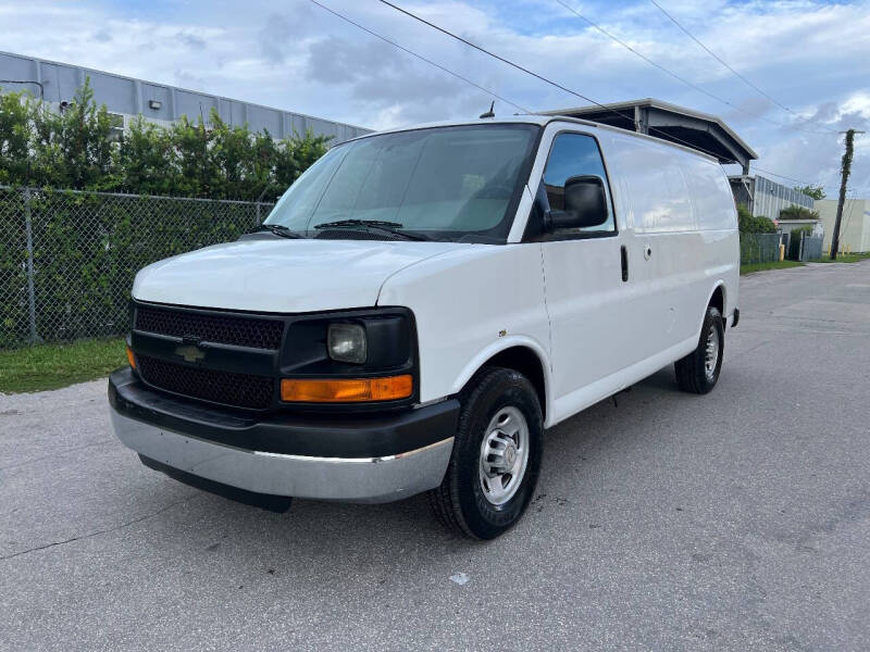 2014 Chevrolet Express Cargo Work Van's photo