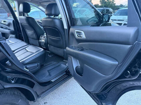 2017 Nissan Pathfinder Platinum