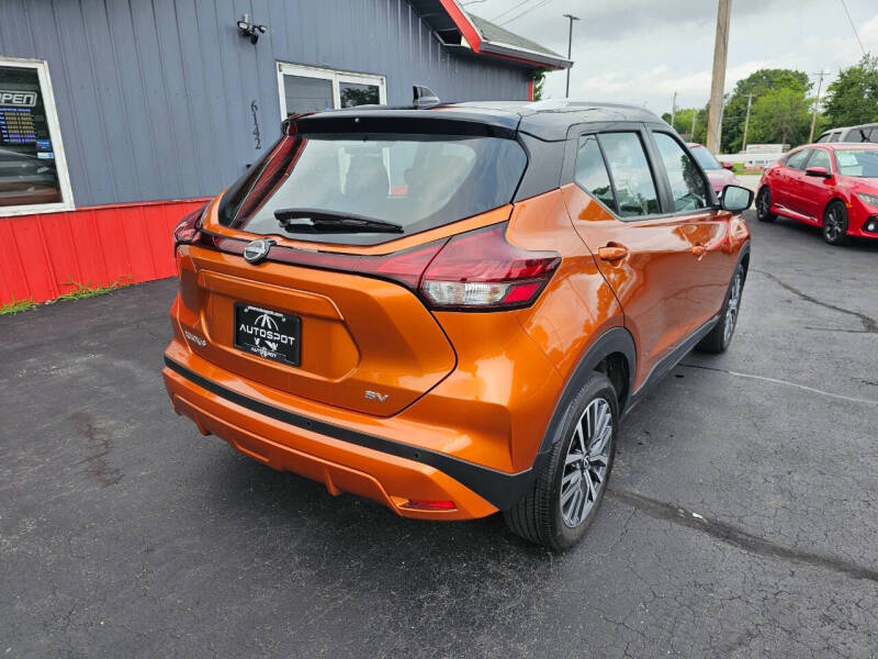 2023 Nissan Kicks SV