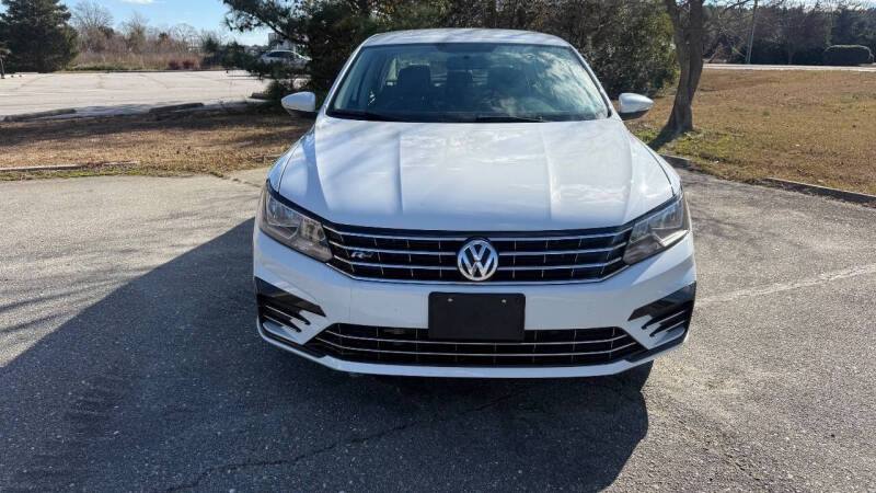 2017 Volkswagen Passat 1.8T R-Line