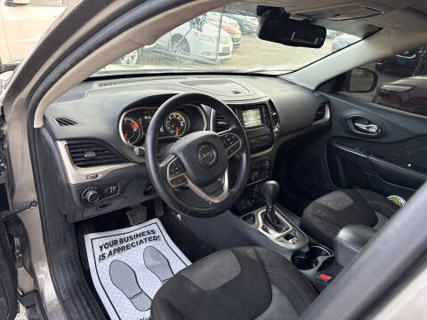 2017 Jeep Cherokee Sport