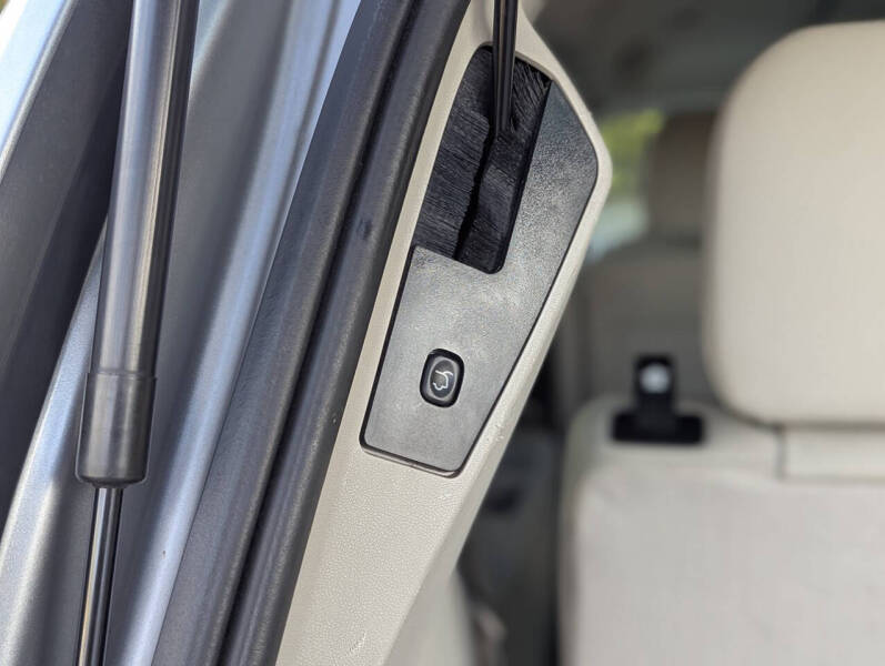 2013 Chrysler Town and Country Touring