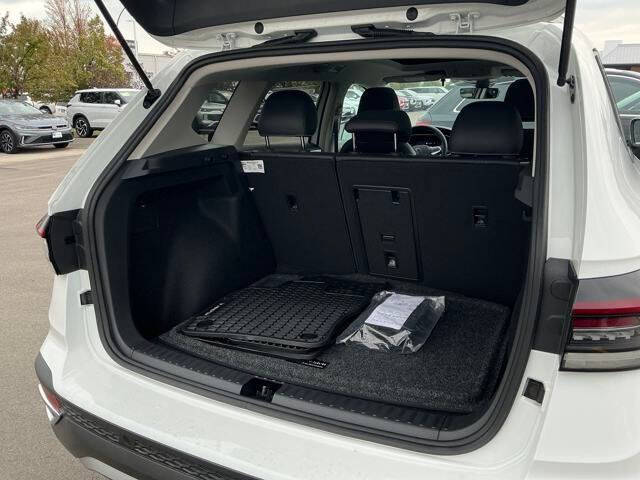 2025 Volkswagen Taos SEL 4Motion