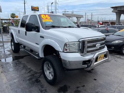 2006 Ford F-250 Super Duty for sale at Texas 1 Auto Finance in Kemah TX