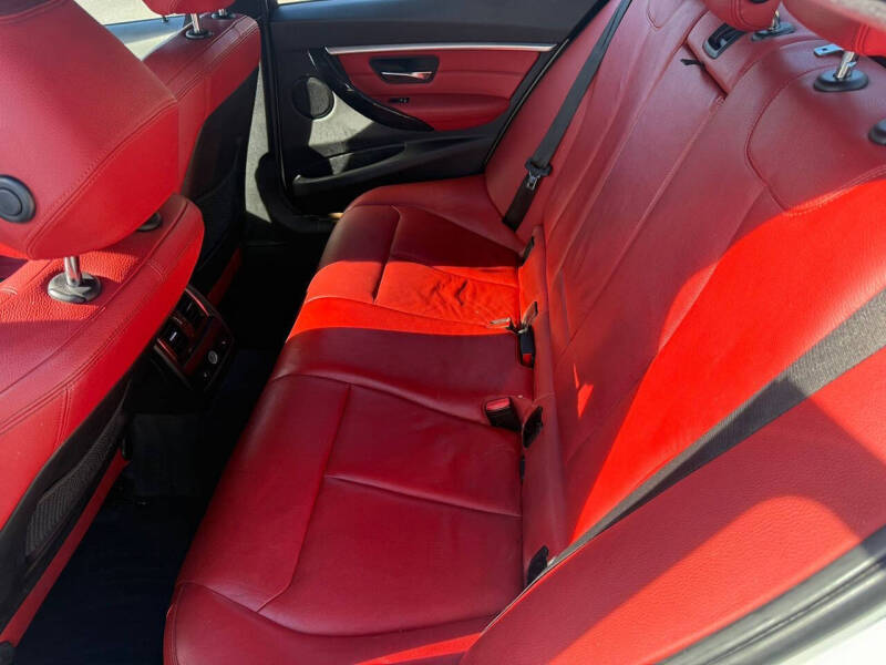 2018 BMW 3 Series 330i xDrive