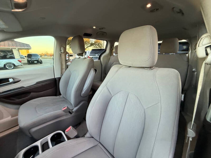 2017 Chrysler Pacifica LX