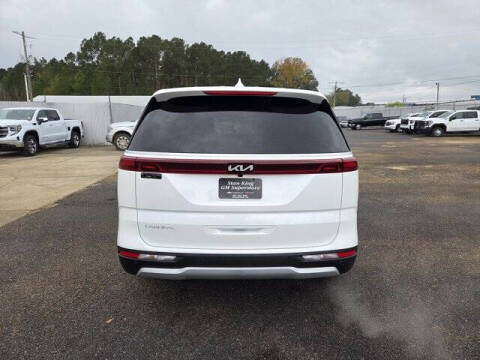 2024 Kia Carnival EX