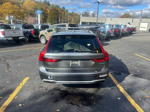 2017 Volvo V90 Cross Country T6
