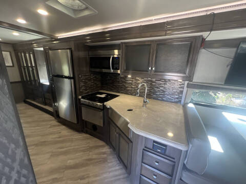 2020 Holiday Rambler Invicta