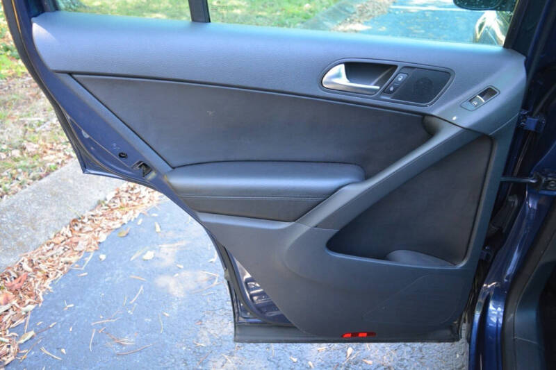 2011 Volkswagen Tiguan SEL