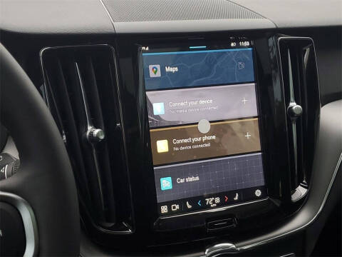 2025 Volvo XC60 B5 Core Dark Theme