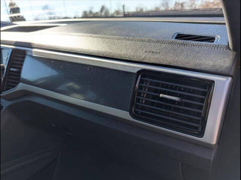 2022 Volkswagen Atlas Cross Sport V6 SEL Premium R-Line 4Motion