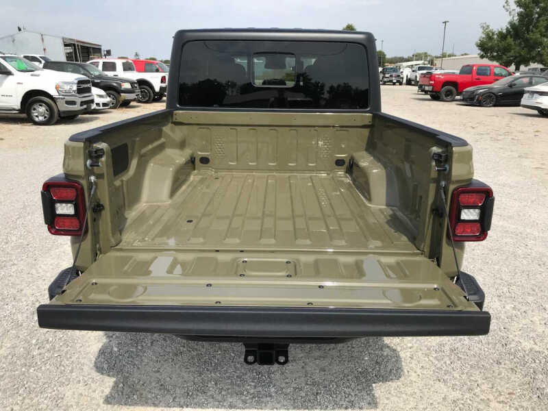 2025 Jeep Gladiator Willys