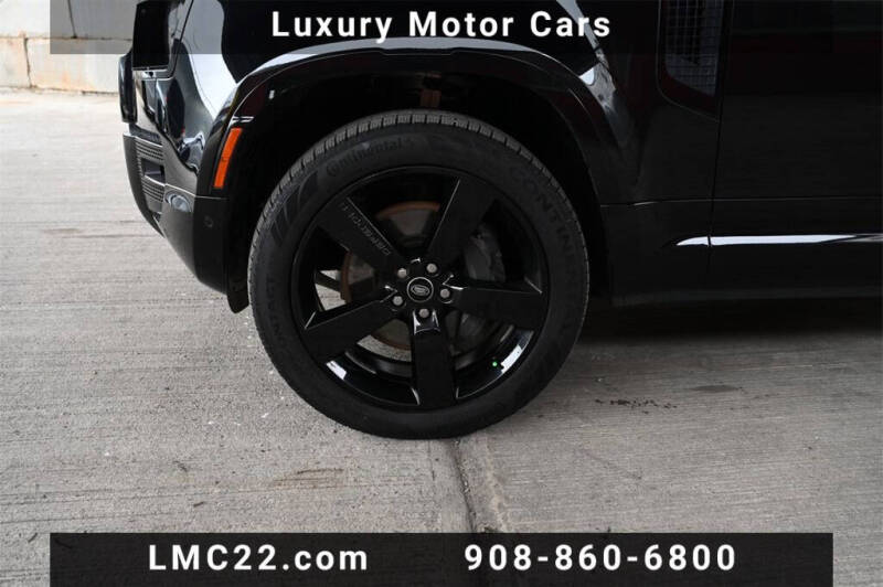 2023 Land Rover Defender 130 X-Dynamic SE