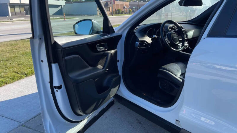 2017 Jaguar F-PACE 35t Prestige