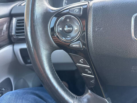 2017 Honda Accord EX-L w/Navi w/Honda Sensing