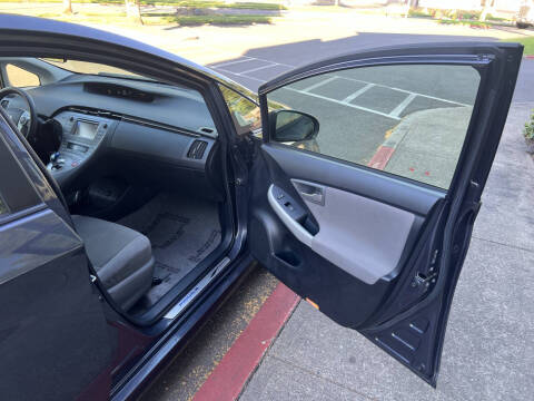 2012 Toyota Prius Two