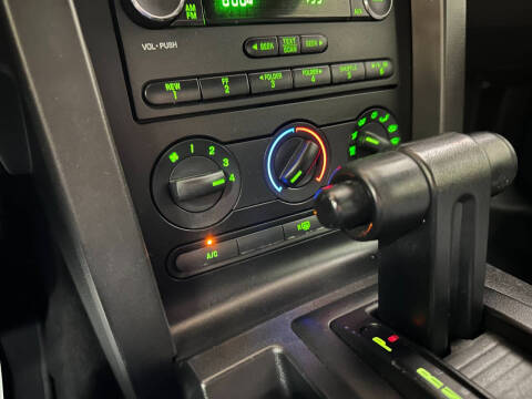 2008 Ford Mustang V6 Deluxe