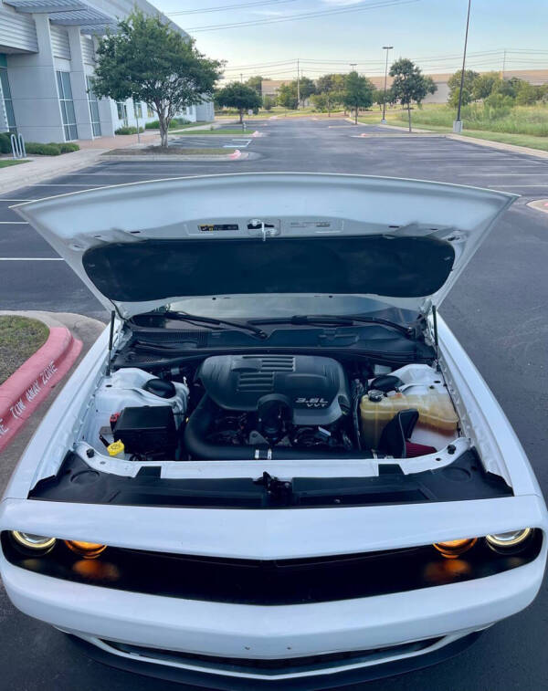2018 Dodge Challenger SXT Plus