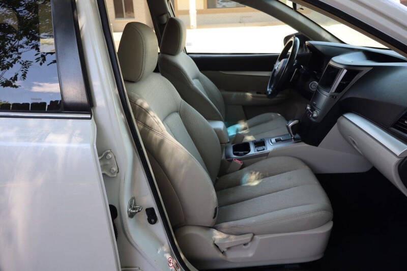 2012 Subaru Outback 2.5i Premium