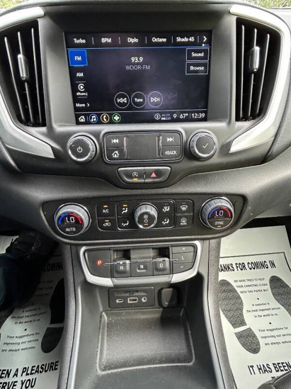 2024 GMC Terrain SLT