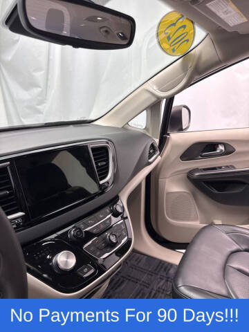 2023 Chrysler Pacifica Touring L