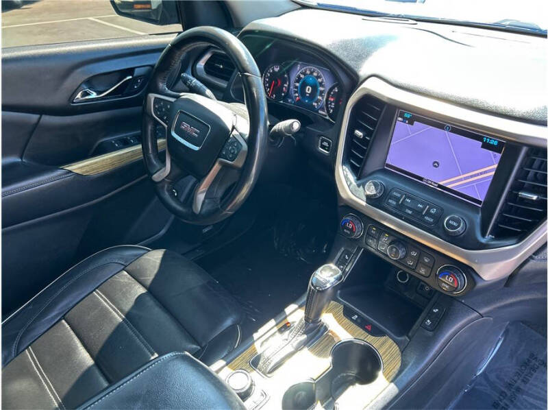 2017 GMC Acadia Denali