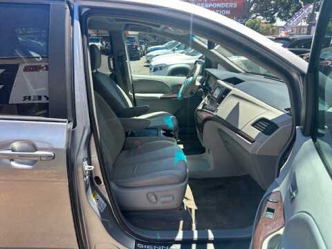 2014 Toyota Sienna