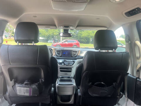 2017 Chrysler Pacifica Touring-L