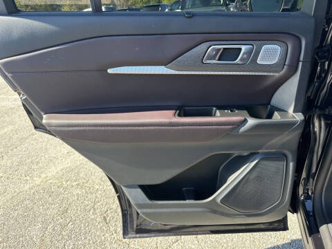 2025 Ford Explorer Platinum