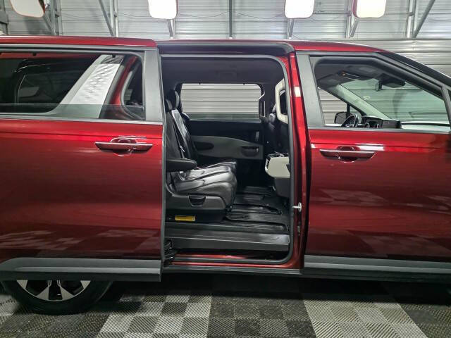 2022 Kia Carnival EX