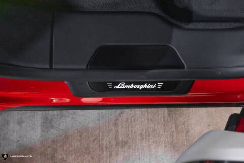 2025 Lamborghini Urus SE