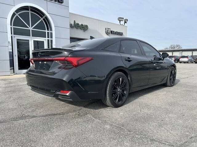 2022 Toyota Avalon Hybrid XSE Nightshade