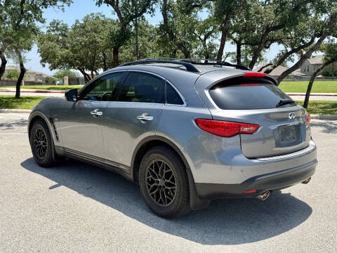2017 Infiniti QX70