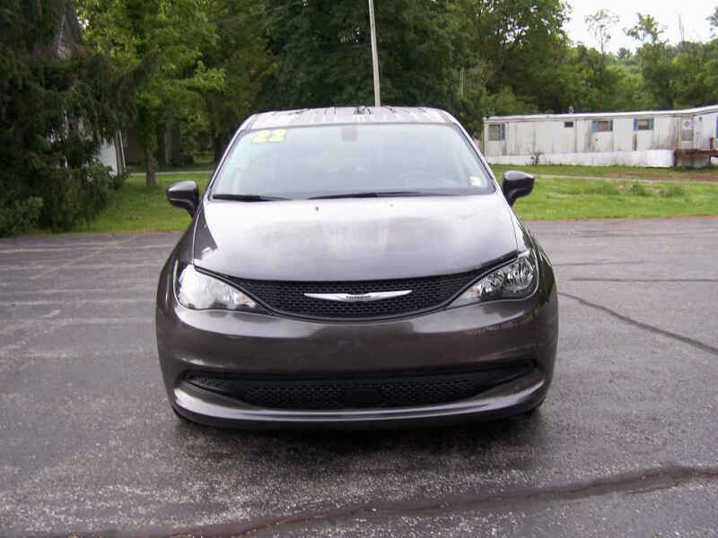 2022 Chrysler Voyager LX
