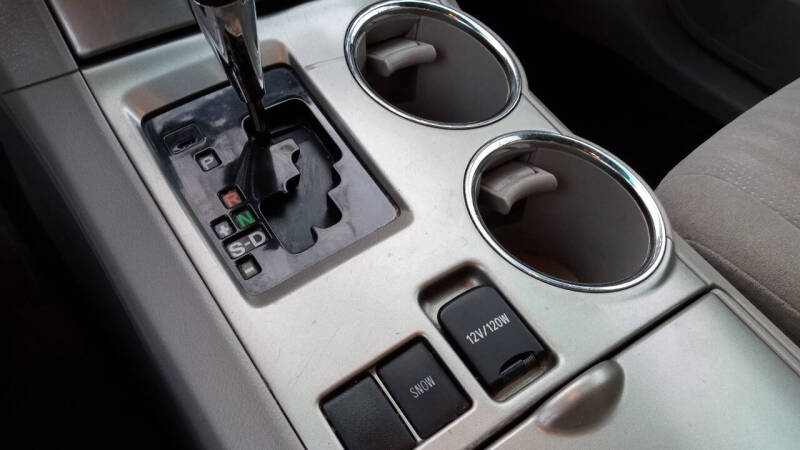 2011 Toyota Highlander SE