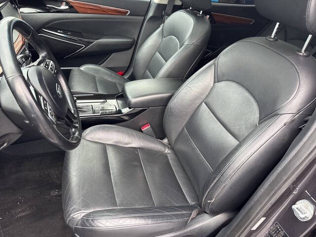 2017 Kia Cadenza Premium