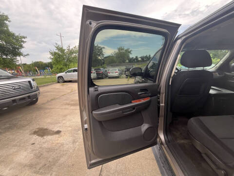 2011 GMC Yukon XL SLE
