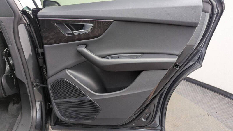 2022 Audi Q8 quattro Premium Plus 55 TFSI