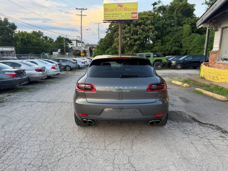 2018 Porsche Macan Turbo