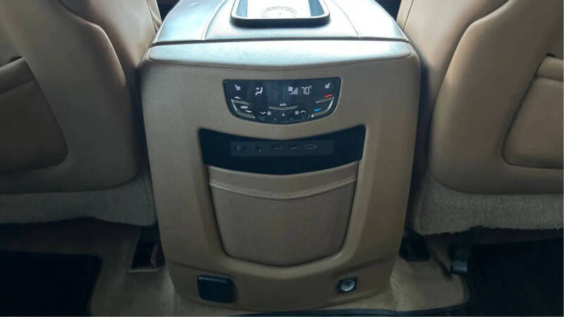 2017 Cadillac Escalade Platinum