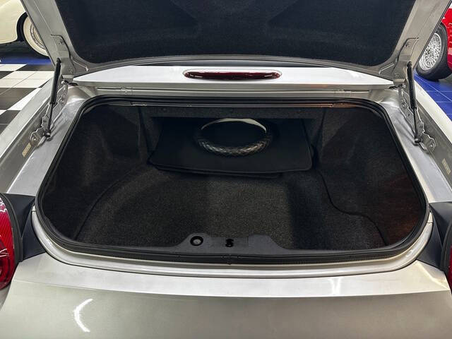 2004 Ford Thunderbird Deluxe