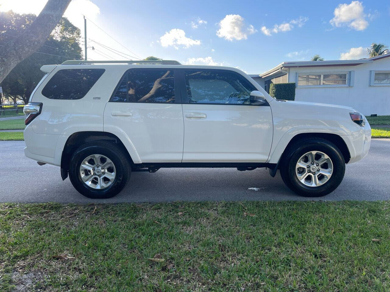 2016 Toyota 4Runner  - $19,140