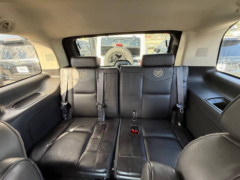 2013 Cadillac Escalade Platinum Edition