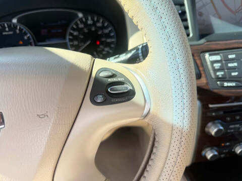 2015 Nissan Pathfinder SL